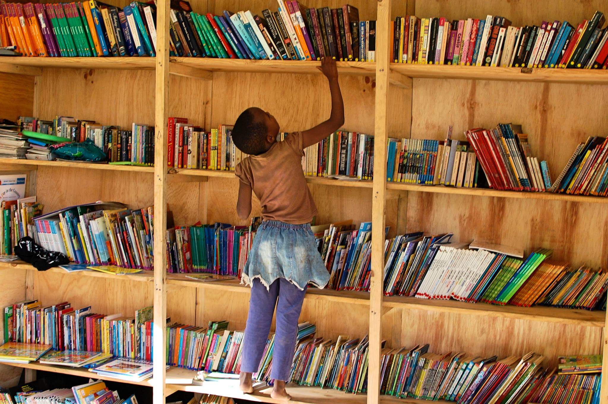 Bookfeeding Project – knihovna v Tanzanii